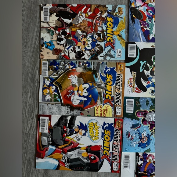 Sonic  Comic Book Collection - Picture 2 of 6